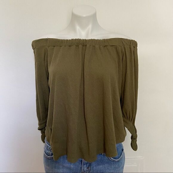 A&F Off Shoulder Top  - Picture 7 of 7